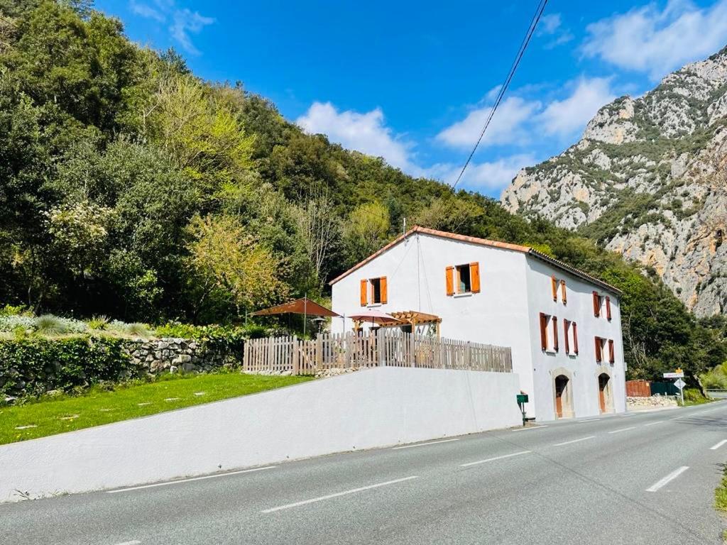 Aude Escape Bed and Breakfast Saint-Martin-Lys Exteriör bild